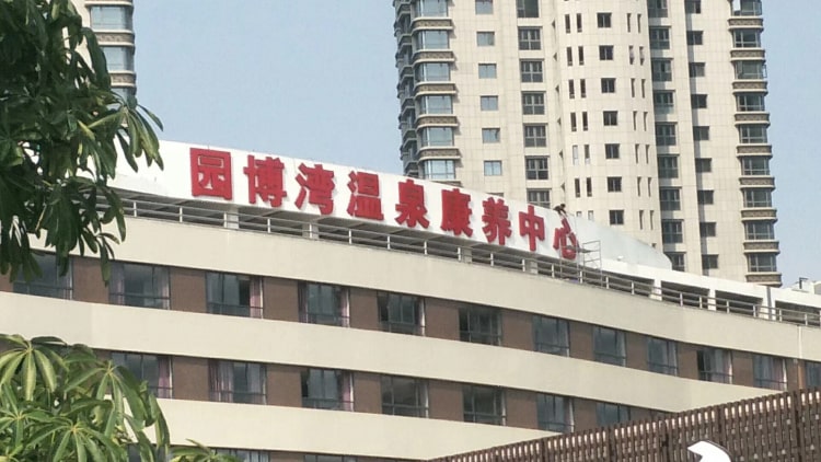 　　廈門集美廣告公司提供廣告招牌制作,標(biāo)識標(biāo)牌制作,發(fā)光字制作,樓頂樓體標(biāo)識大字制作,地產(chǎn)施工圍擋,公司LOGO形象墻設(shè)計制作安裝等服務(wù)